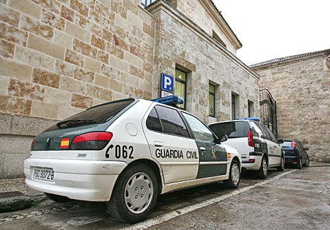 Navasfrias - Ciudadrodrigo asediada de Guardia civil debido a un atraco producido esta mañana