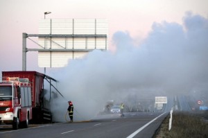 Navasfrias - Ciudad Rodrigo, un camión accidenta a la altura de ciudad rodrigo y obligó a cortar el trafico en la A62